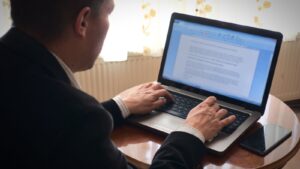 Read more about the article Grammarly vs Prowritingaid: Which Is the Best Grammar Checker?